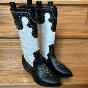Women’s cowboy boots